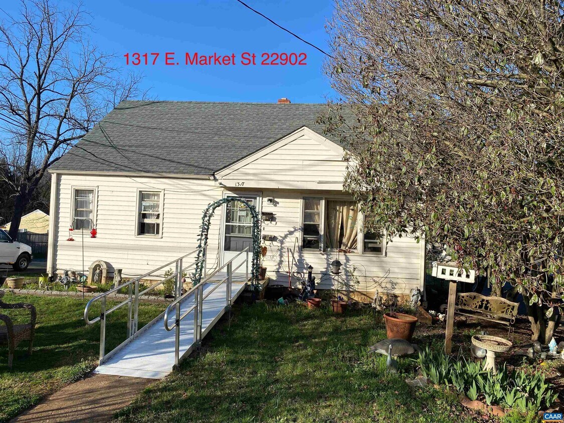 Building Photo - 1317 E Market St