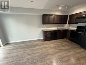 Building Photo - 30 Meadowglen Pl