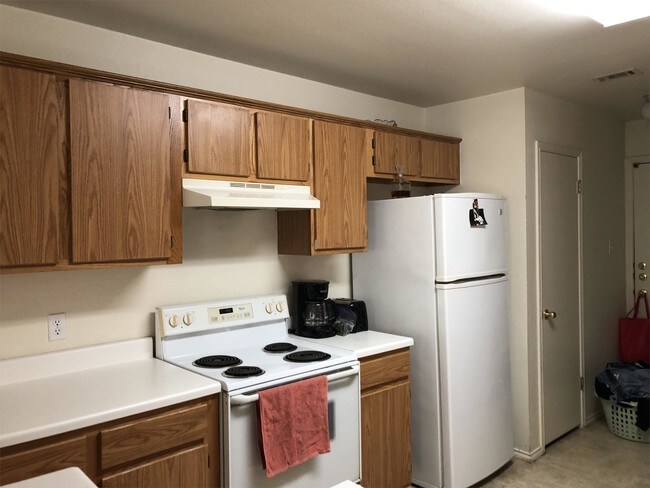 Building Photo - 10100 S Mary Moore Searight Dr