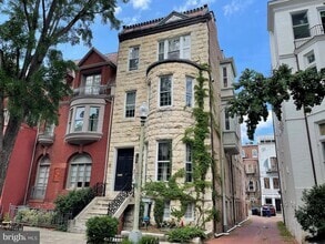 Building Photo - 2025 Hillyer Pl NW