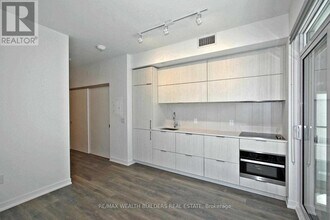 Building Photo - 20 Richardson St