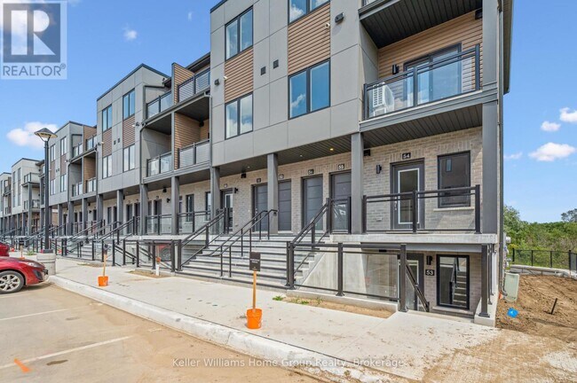Building Photo - 940 St David St N