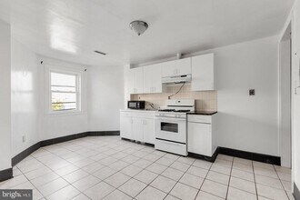 Building Photo - 2301 S 16th St