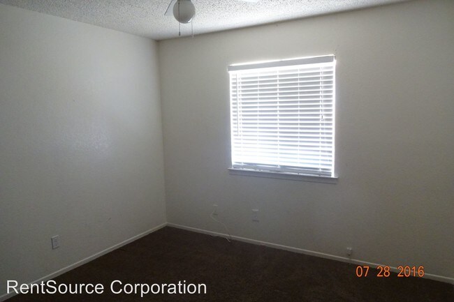 Building Photo - 45449 17th St E