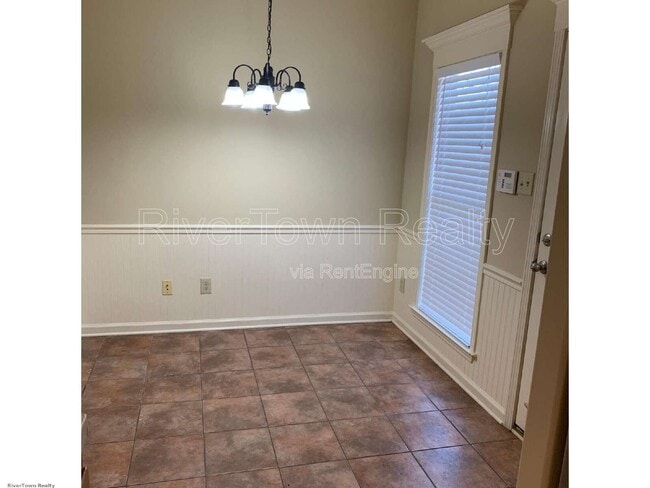 Building Photo - 645 Gookin Pl