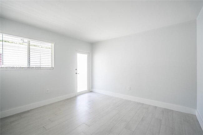 Building Photo - 465 NE 59th St