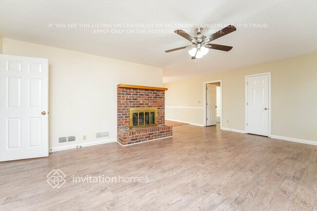 Foto del edificio - 2440 Sherrie Ln SW