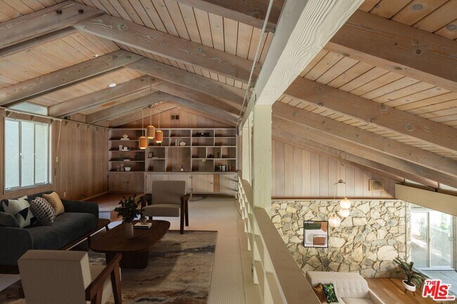 Foto del edificio - 1365 N Wetherly Dr