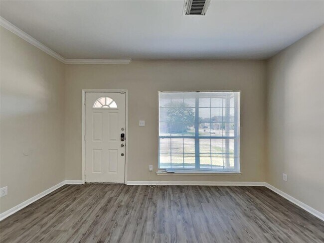 Building Photo - 1911 Doliver Cir