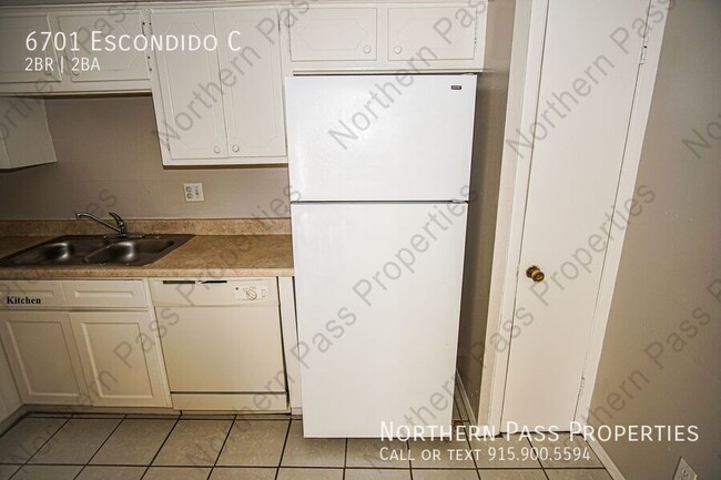 Foto del edificio - 2 Bedroom Westside Apartment! w/ Water Inc...