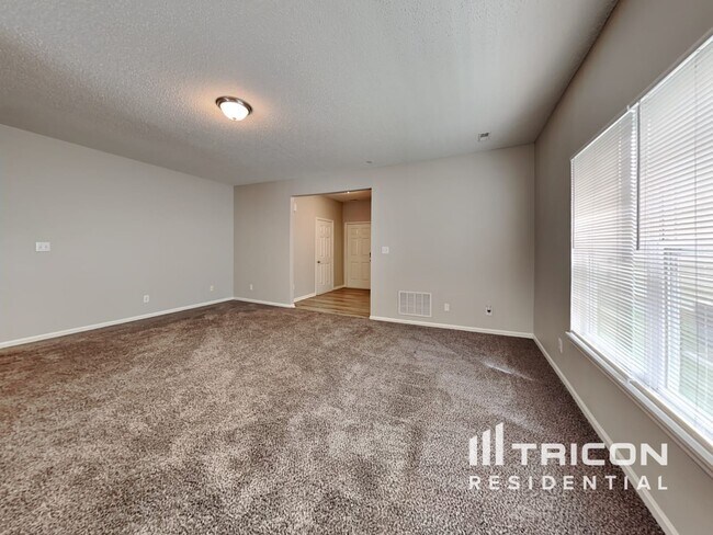 Foto del edificio - 3722 Laurel Cherry Ln