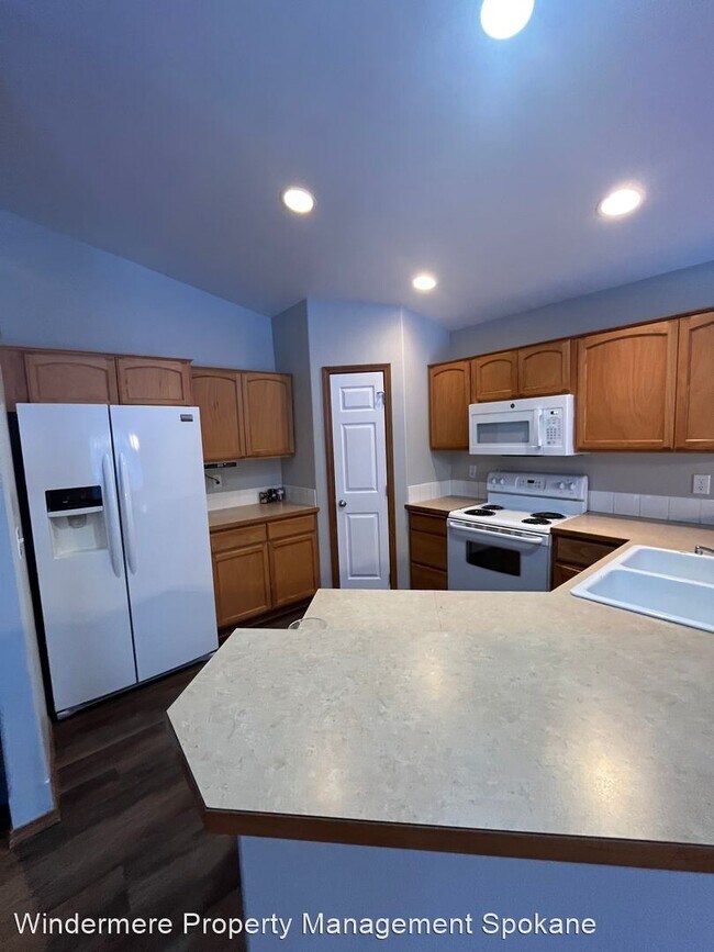 Foto del edificio - 3 br, 3 bath House - 4023 E 32nd