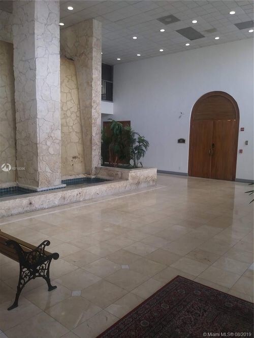 Foto del edificio - 13499 Biscayne Blvd