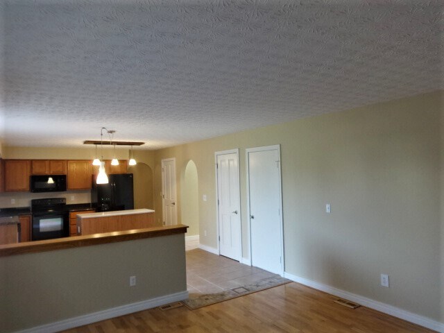 Building Photo - 1501 Patricia Dr