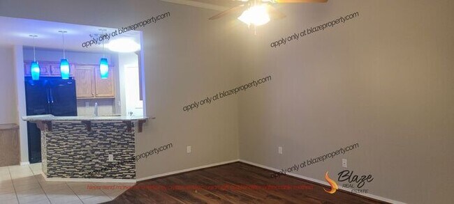 Building Photo - Townhome in Southlawn