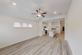 Building Photo - 272 Tallgrass Dr
