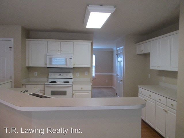 Foto del edificio - 6123 Forest Pond Dr