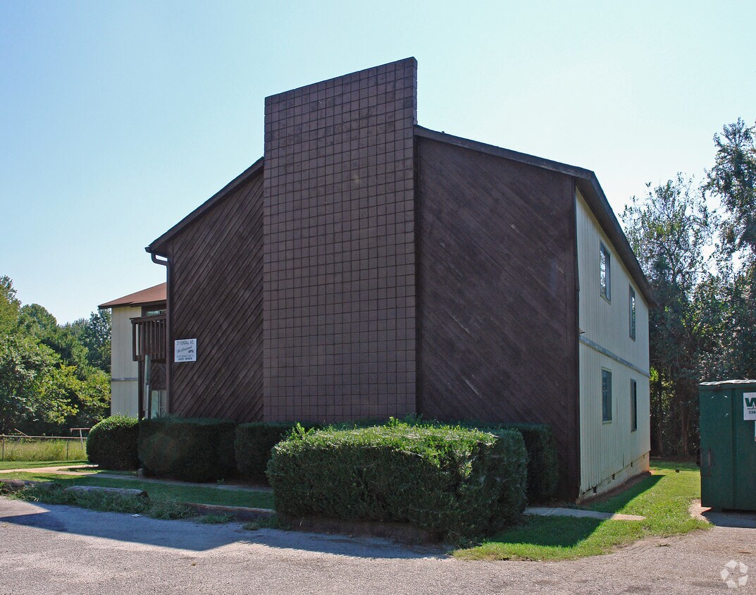 Foto del edificio - 211 Kendall Ave