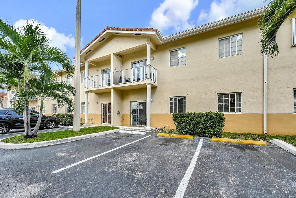 Foto principal - 6900 NW 179th St