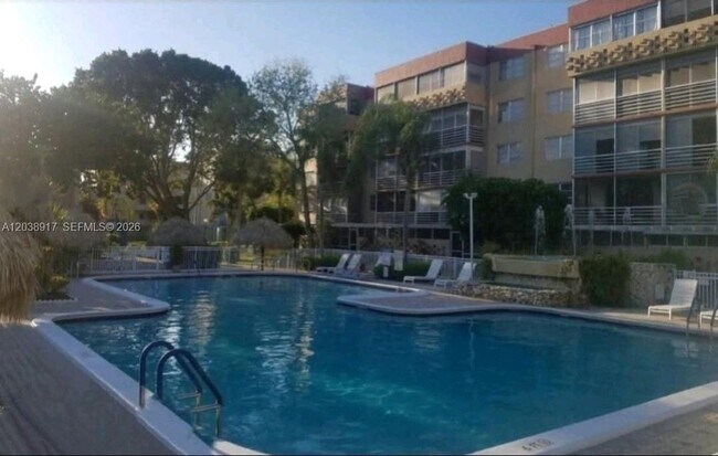 Foto del edificio - 404 NW 68th Ave