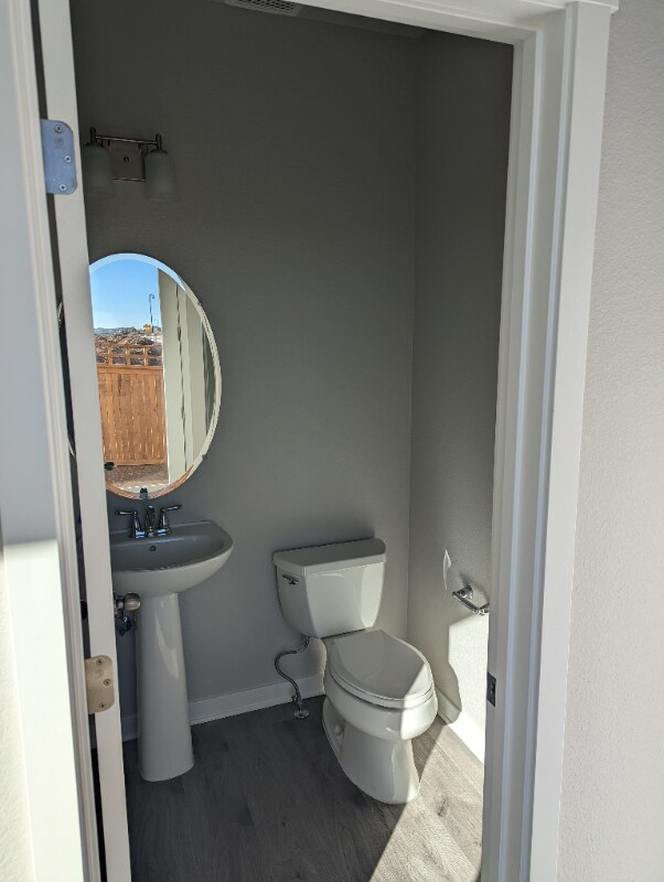Foto del edificio - 4450 Barrow Ln