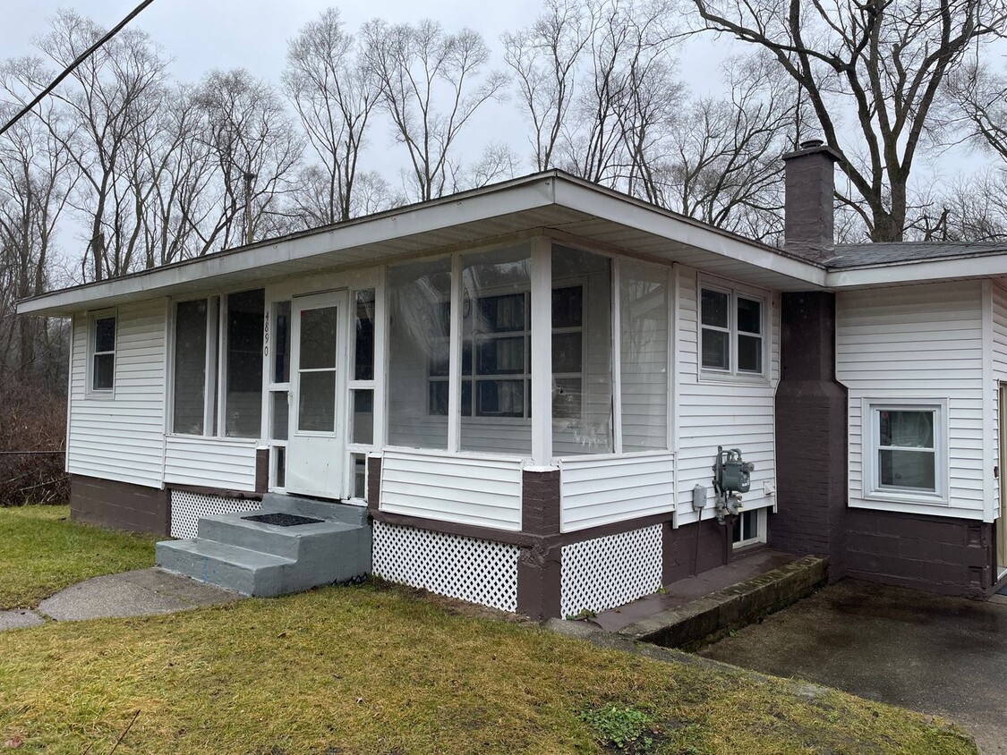 Primary Photo - Fantastic Comstock Park 3 bed/2 ba Home fo...