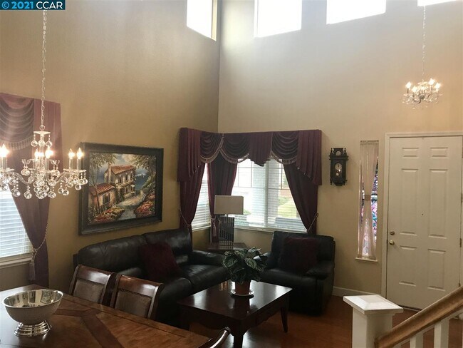 Foto del edificio - 1120 Oakpoint Dr