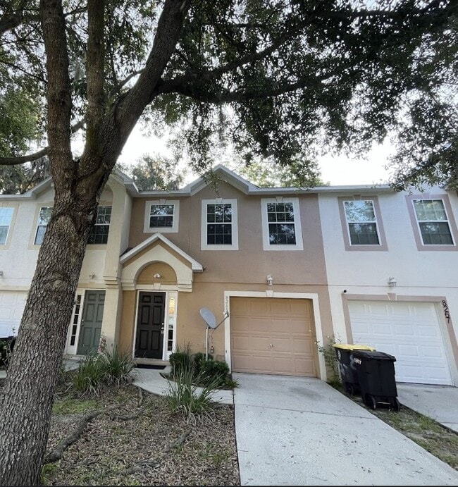 Building Photo - 8265 Halls Hammock Ct