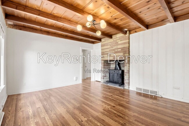 Foto del edificio - 1220 Upham St