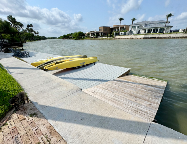 Building Photo - 709 Avenida Escandon