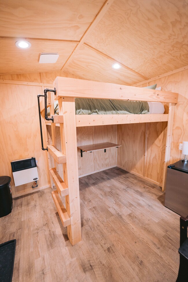 Building Photo - 48561 Rustic Ave