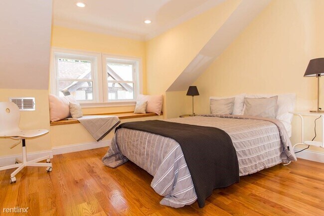 Foto del edificio - 4 br, 2 bath House - 624 Cambridge St
