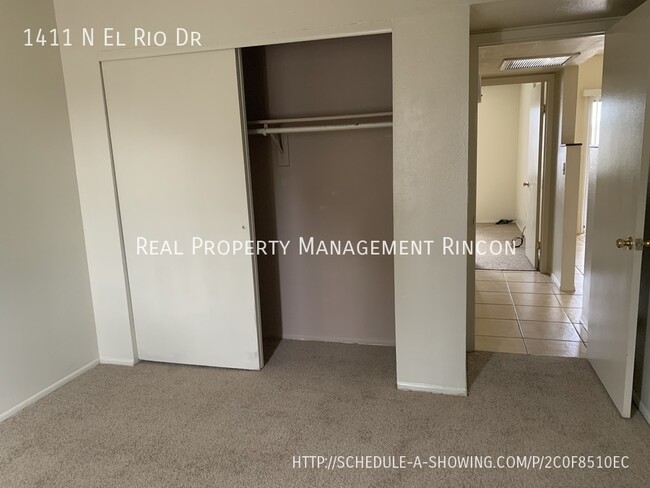 Foto del edificio - BRAND NEW INSIDE!!! Adorable 2BD/1BA