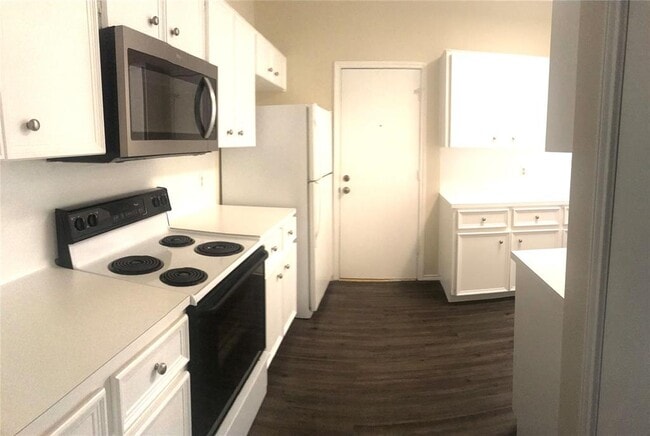 Foto del edificio - 4118 Bayberry Dr