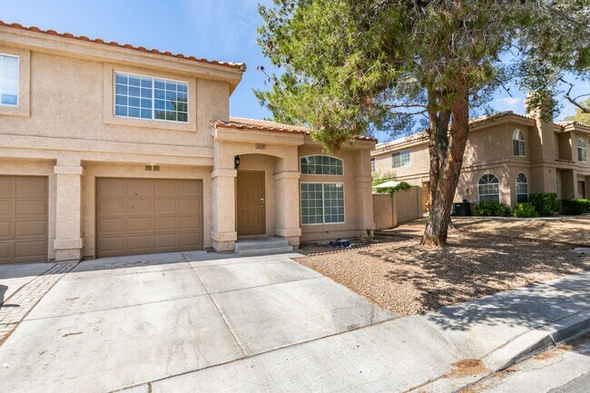 Building Photo - Charming 2-Bed, 2.5-Bath Townhouse in Prim...