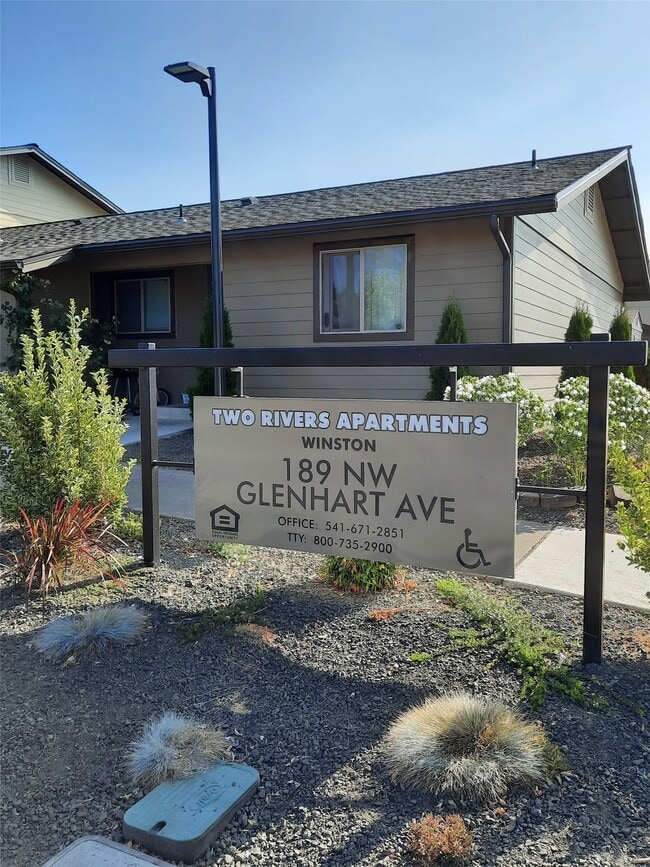 Building Photo - 189 NW Glenhart Ave