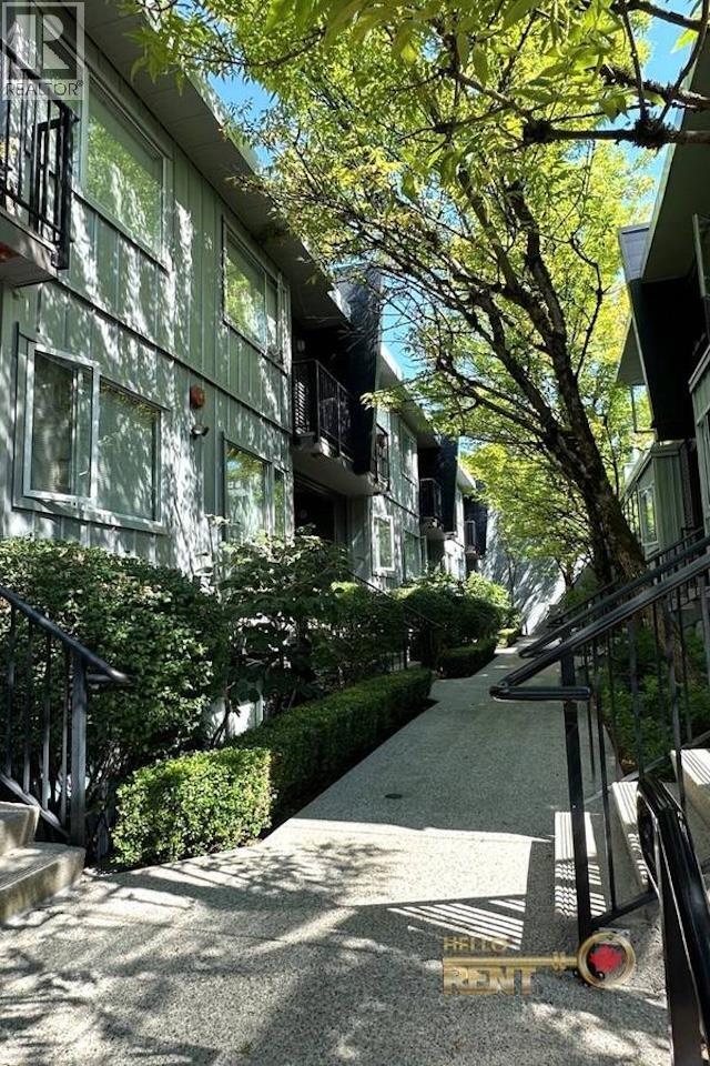 Building Photo - 668-668 W 6th Ave