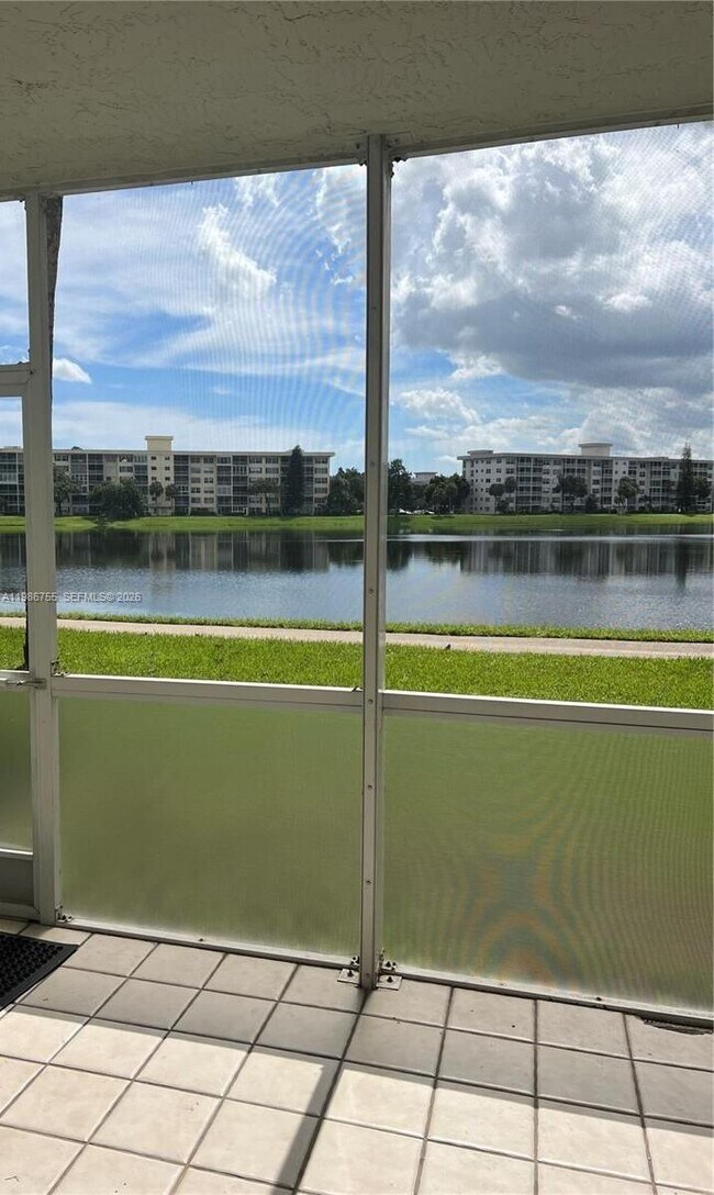 Foto del edificio - 2900 N Course Dr