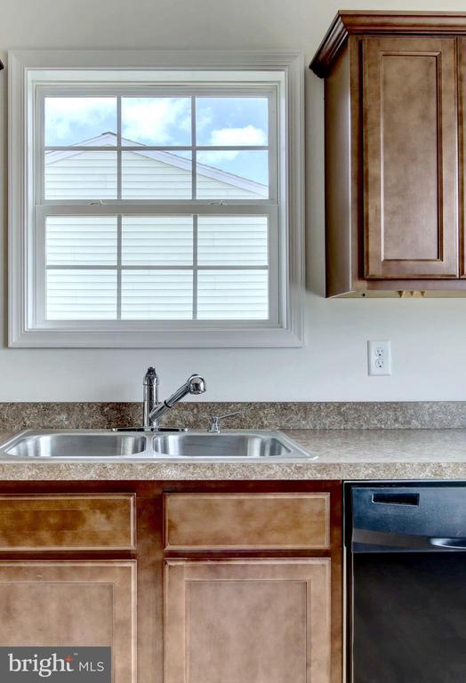 Foto del edificio - 18 Grace Ave