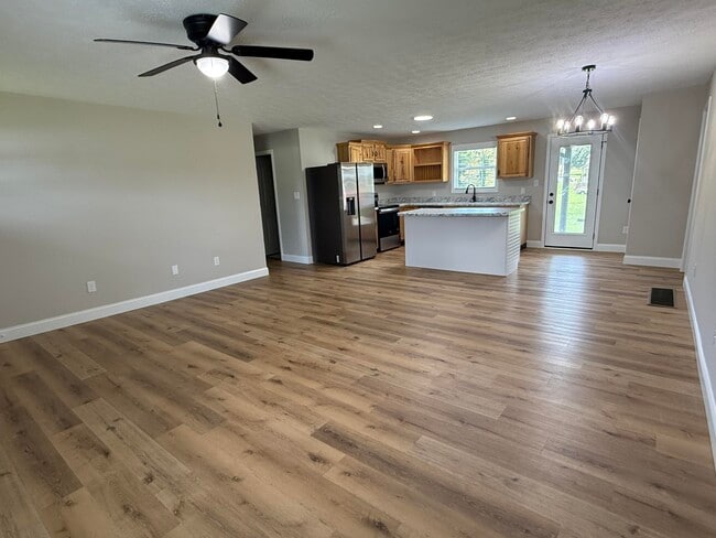 Building Photo - 403 Opossum Kingdom Rd