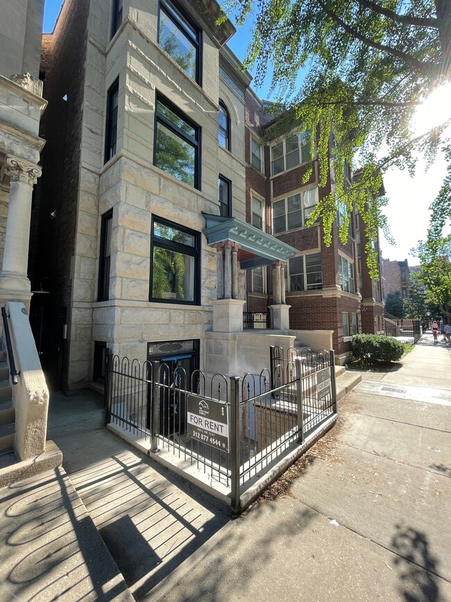 721 W Melrose St, Chicago, IL 60657 Apartments Chicago, IL