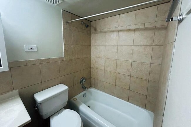 Building Photo - 1 bedroom in Lake Zurich IL 60047