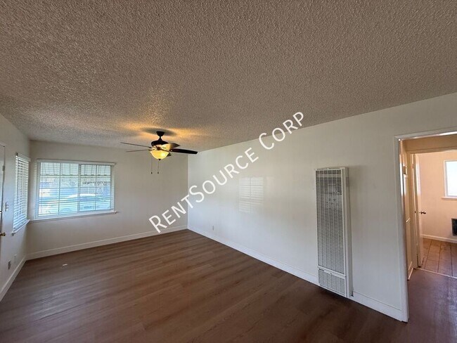 Foto del edificio - 1149 W Ave H-11