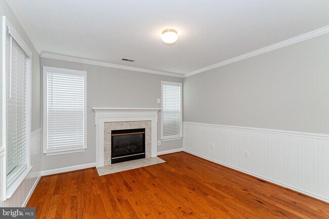 Building Photo - 7877 Dogue Indian Cir