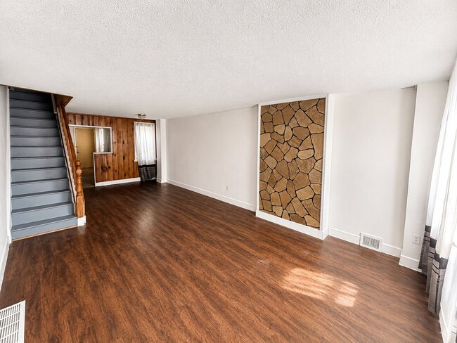Building Photo - Spacious 3-Bedroom Rental with In-Unit Laundry & Private Yard in Philadelphia