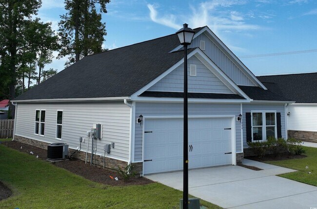 Building Photo - 1012 Moen Lp