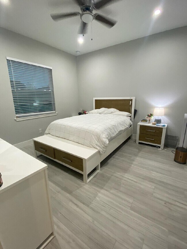 Foto del edificio - 3310 SW Savona Blvd