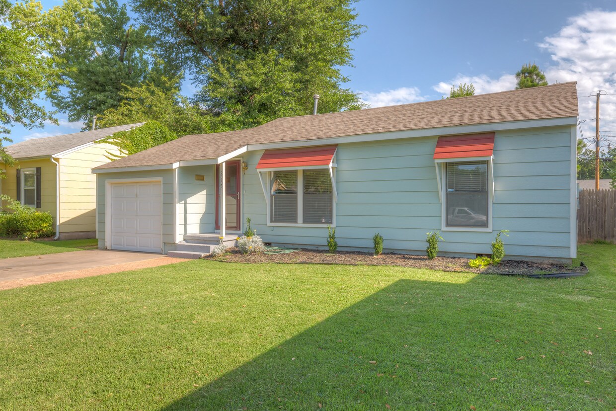 215 E 45th Ct, Tulsa, OK 74105 House Rental in Tulsa, OK
