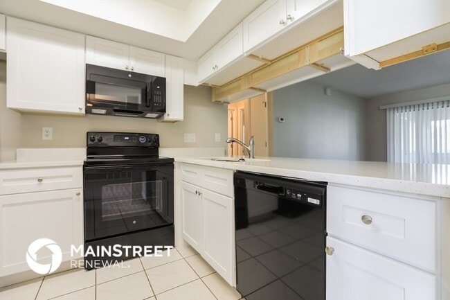 Building Photo - 1303 Pine Needle Rd