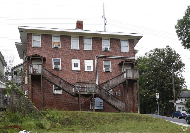 Building Photo - 1200 Laurel Ave